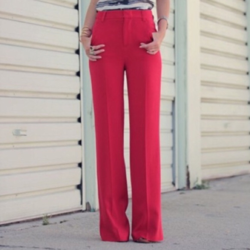 Luxurious red pant!